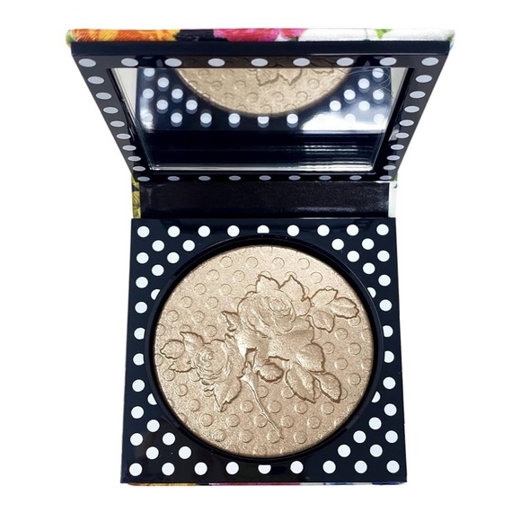Other - MAC By Richard Quinn Extra Dimension Skinfinish - Day Glow - .26 oz / 7.5 g